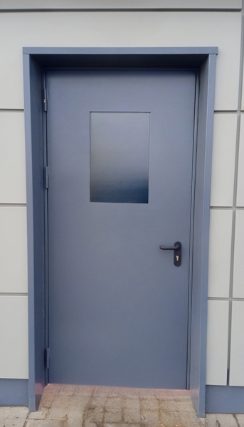 Дверь с окном Дверь с окном